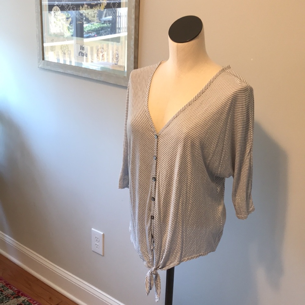 Tie Front Top - Picture 2 of 6